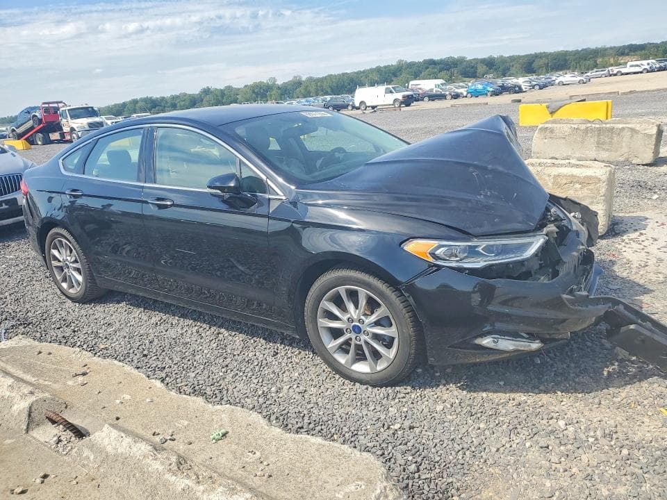 2017 FORD FUSION SE 4