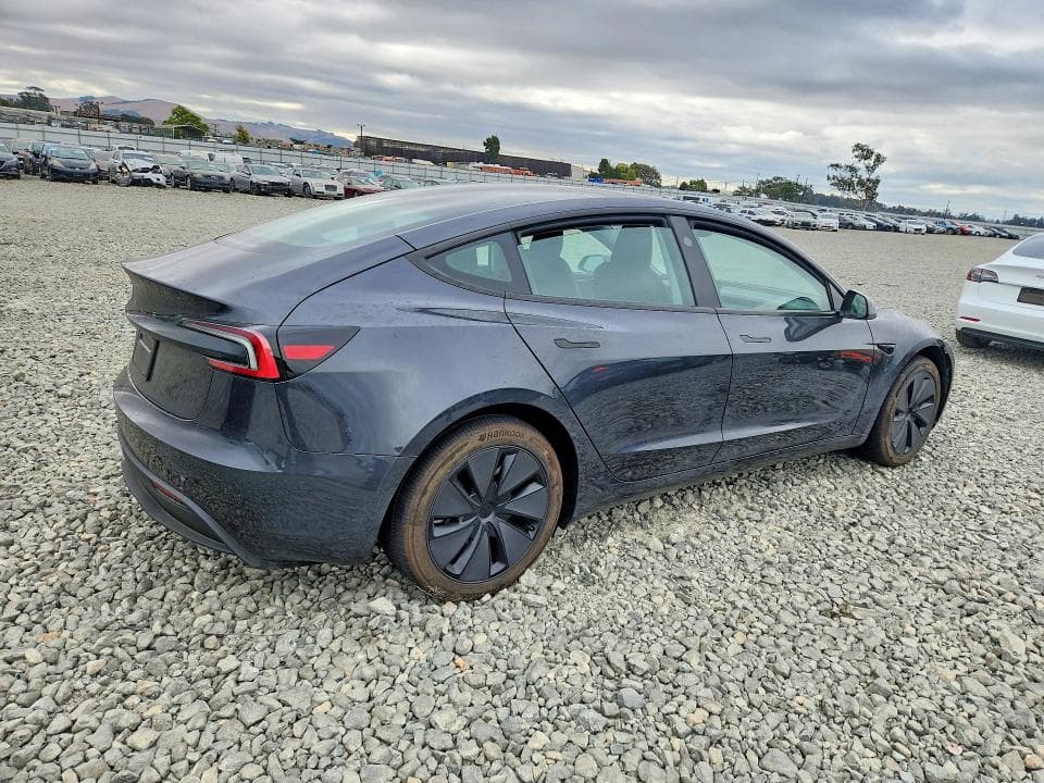 2025 TESLA MODEL 3 3