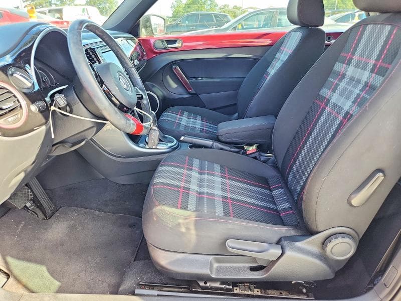 2017 VOLKSWAGEN BEETLE S/SE 7