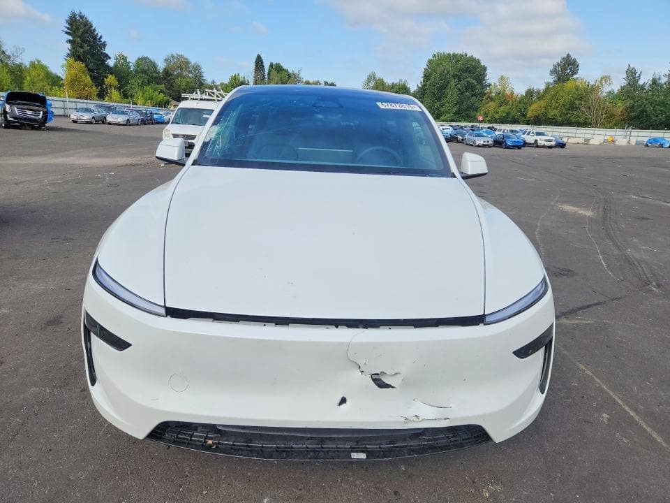 2026 TESLA MODEL Y 5