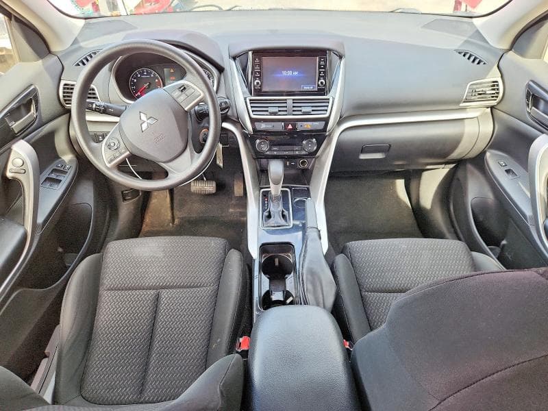 2018 MITSUBISHI ECLIPSE CROSS ES 8