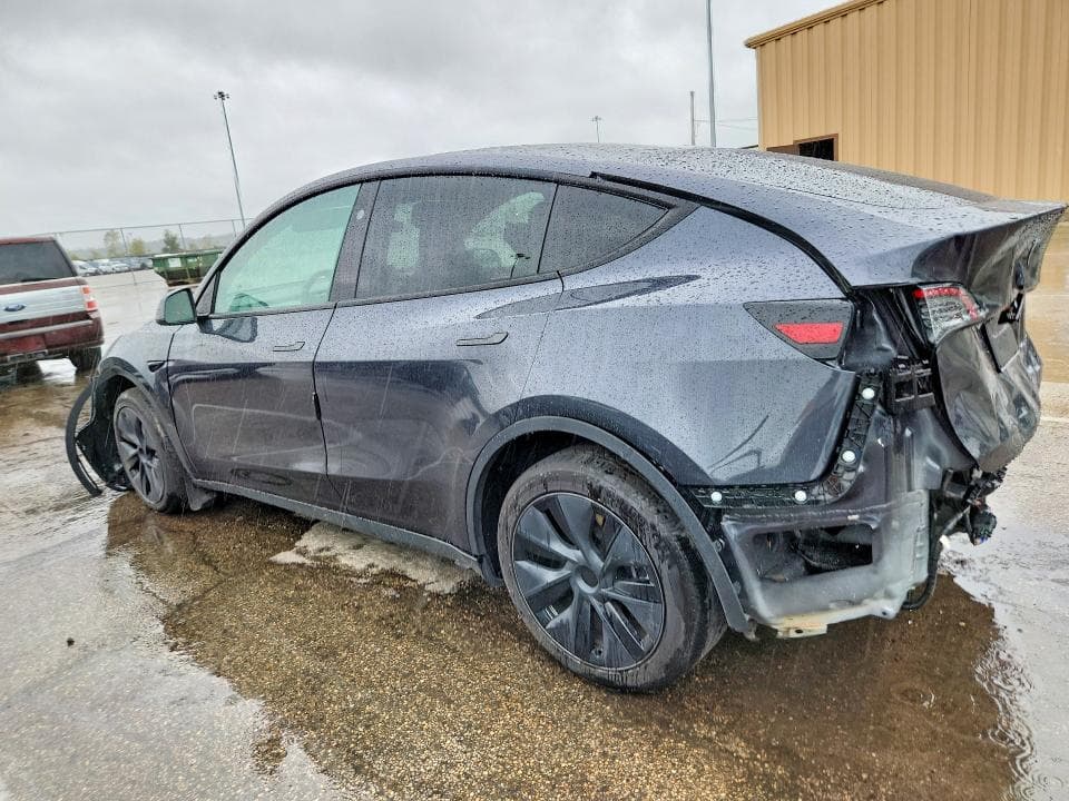 2025 TESLA MODEL Y 2