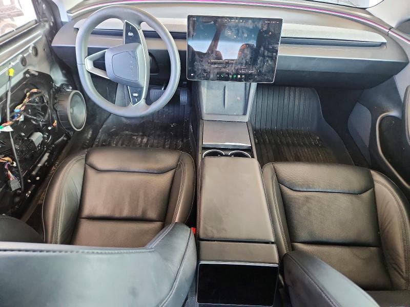 2025 TESLA MODEL 3 8