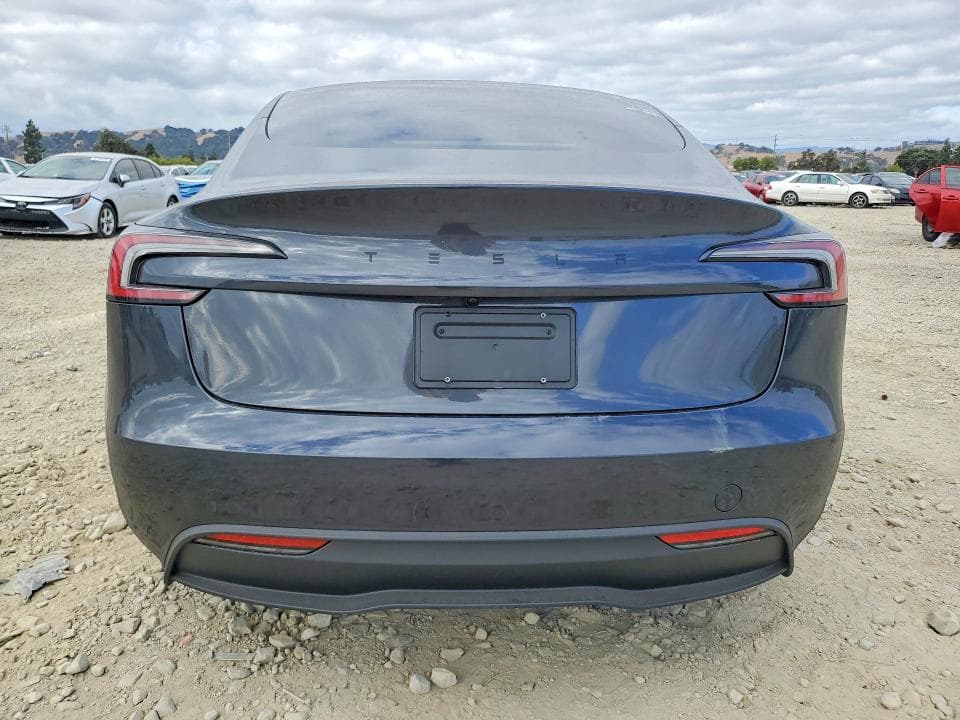 2026 TESLA MODEL 3 6