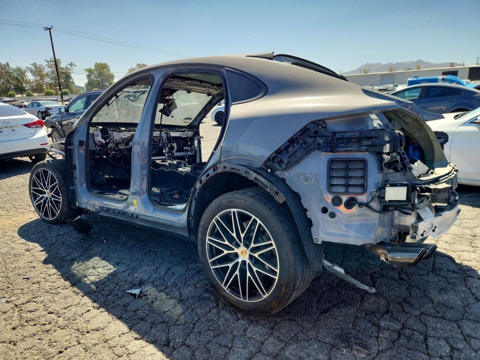2024 PORSCHE CAYENNE COUPE 2
