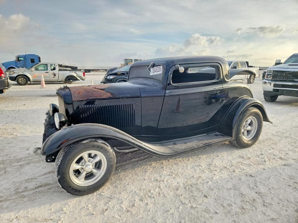 1932 FORD 2 DOOR COUPE