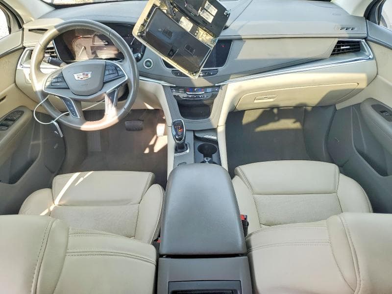 2017 CADILLAC XT5 LUXURY 8