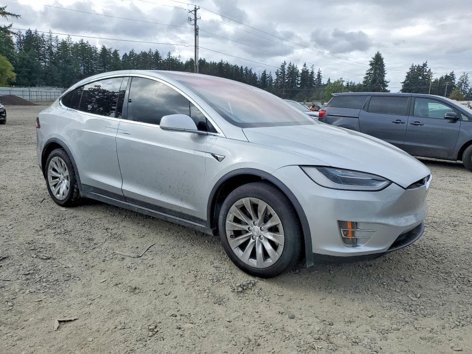 2017 TESLA MODEL X 4