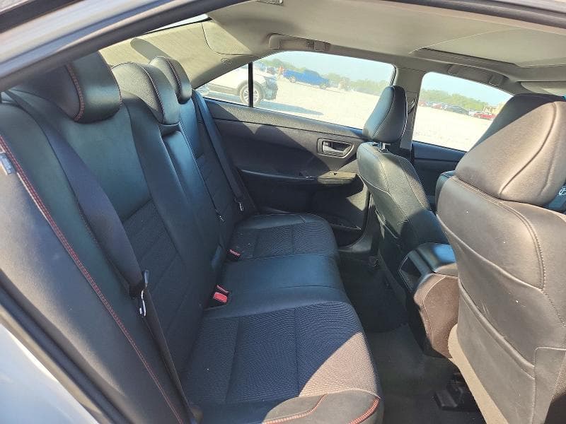 2017 TOYOTA CAMRY SE 10
