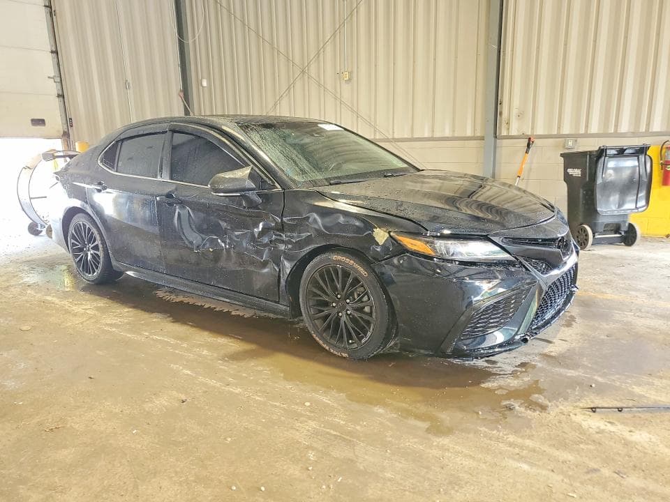 2018 TOYOTA CAMRY HYBRID SE 4