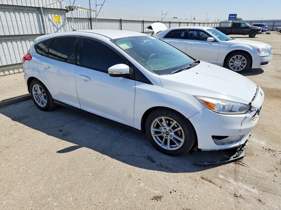 2017 FORD FOCUS SE 4
