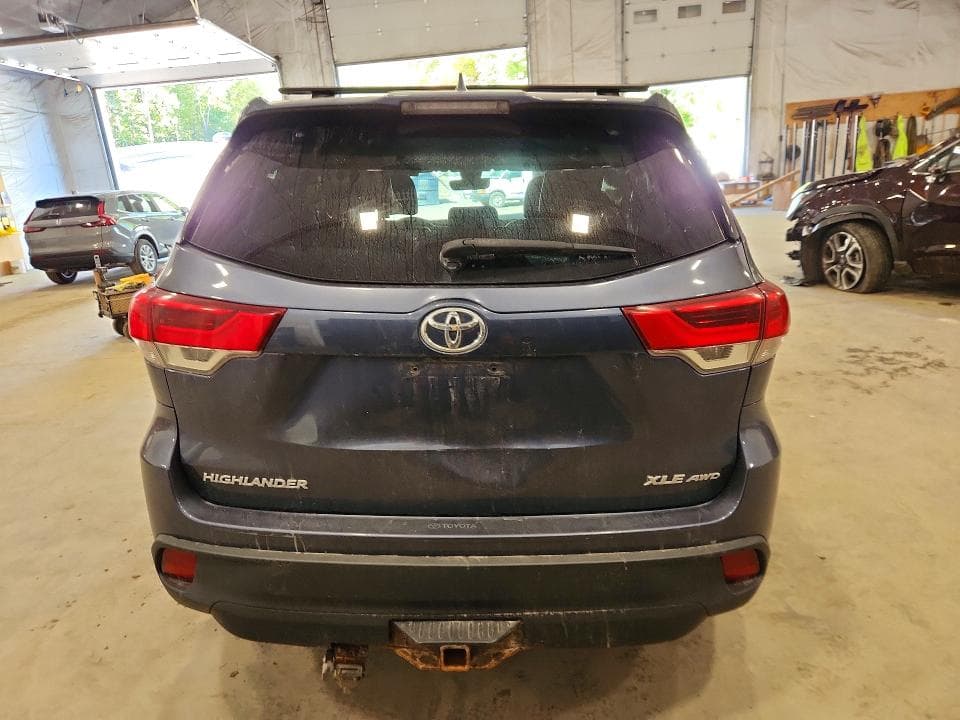 2017 TOYOTA HIGHLANDER XLE 6