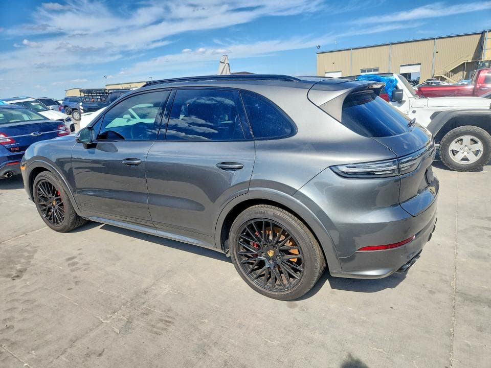 2021 PORSCHE CAYENNE GTS 2