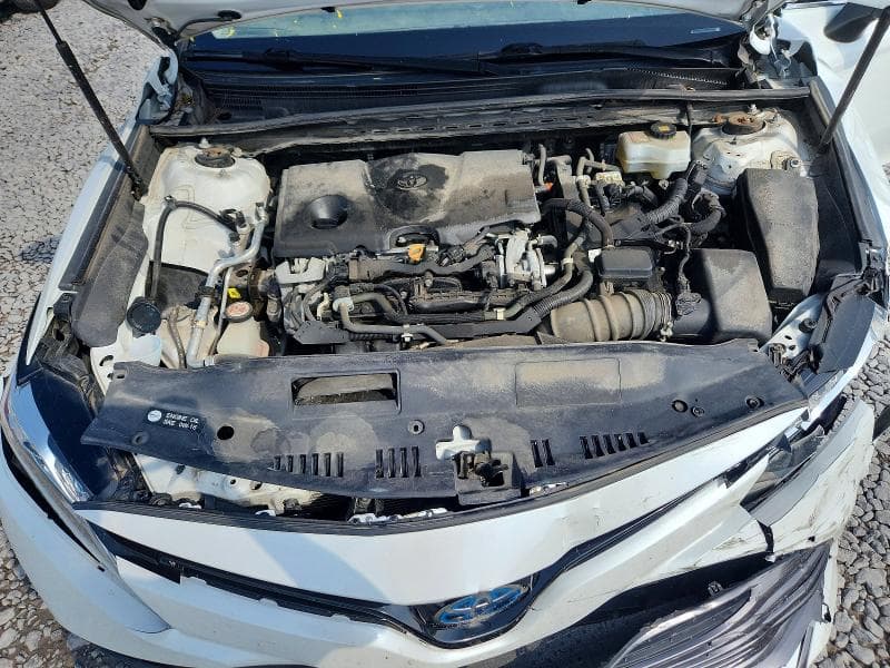 2020 TOYOTA CAMRY XLE 11