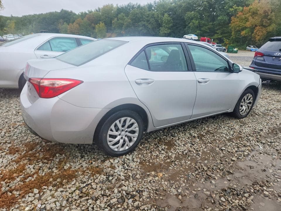 2017 TOYOTA COROLLA LE 3