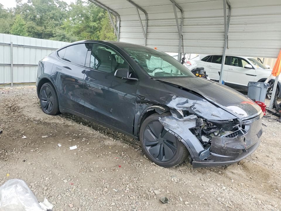 2026 TESLA MODEL Y 4