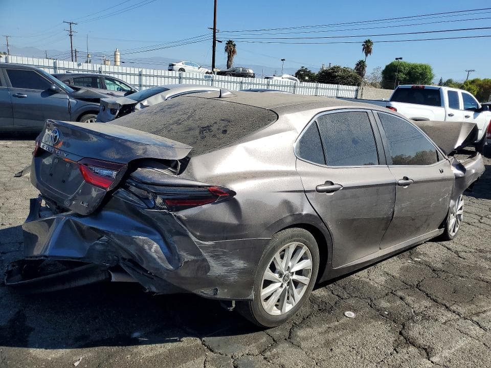 2022 TOYOTA CAMRY LE 3