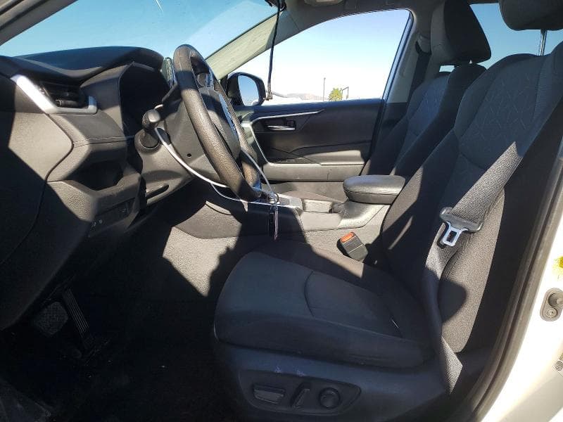 2021 TOYOTA RAV4 XLE 7