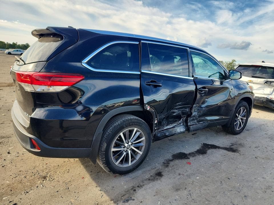 2017 TOYOTA HIGHLANDER XLE 3