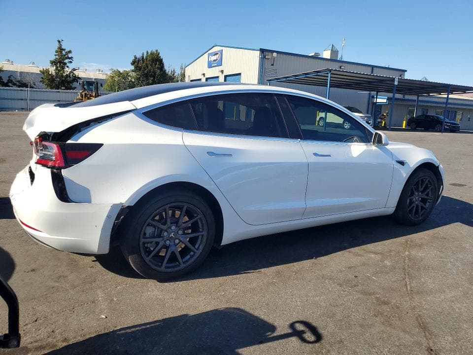 2018 TESLA MODEL 3 3