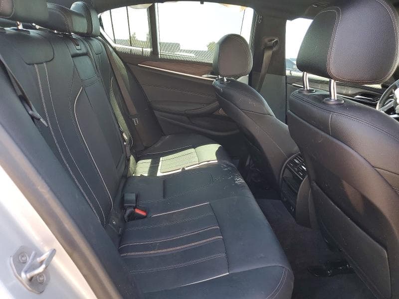 2020 BMW 530E 10