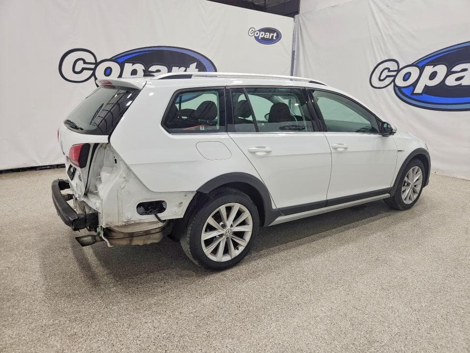 2017 VOLKSWAGEN GOLF ALLTRACK S 3