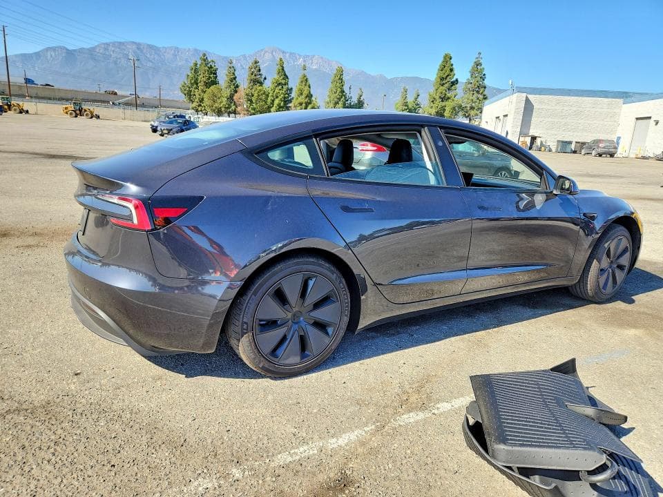 2025 TESLA MODEL 3 3