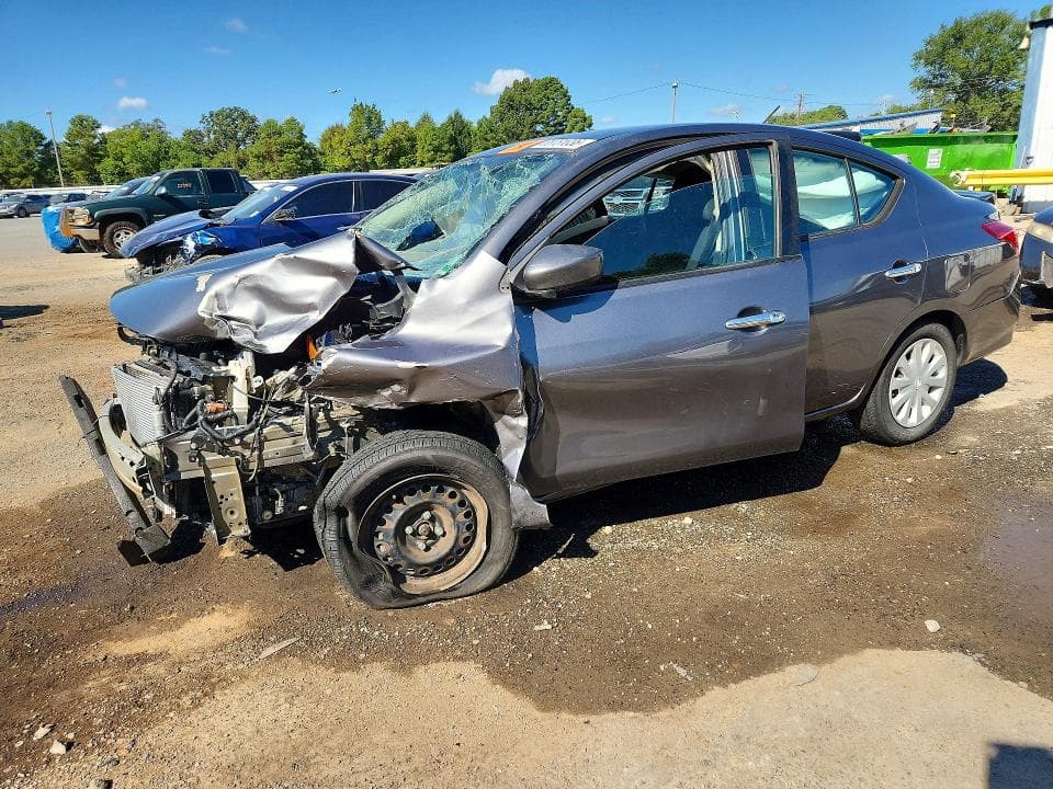 2019 NISSAN VERSA SV - 1