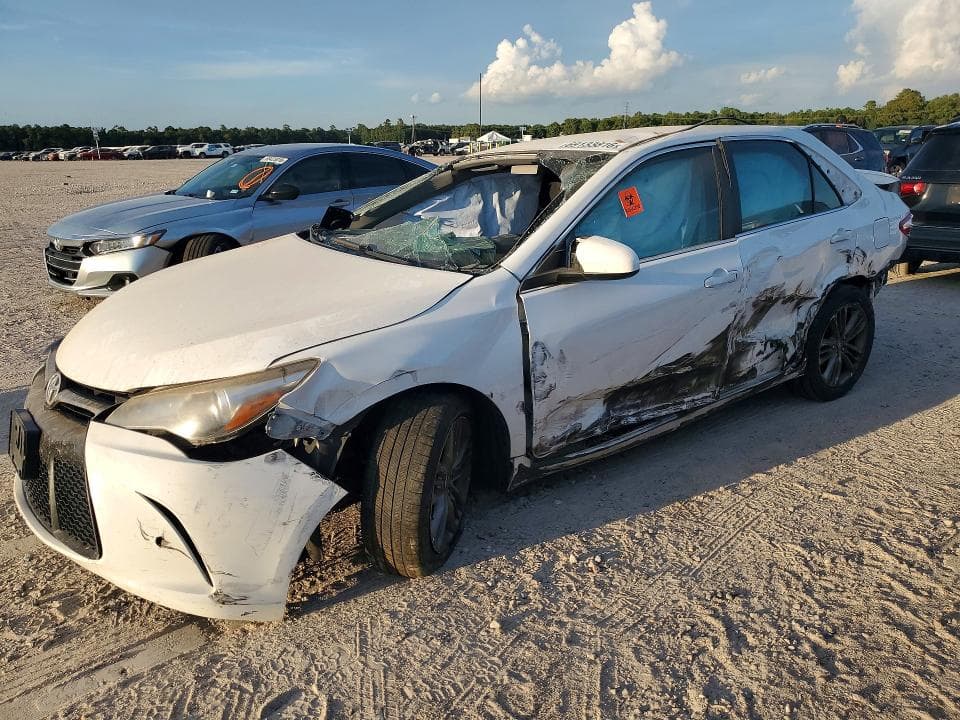 2017 TOYOTA CAMRY SE