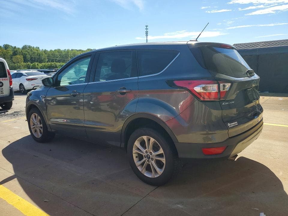 2017 FORD ESCAPE SE 2