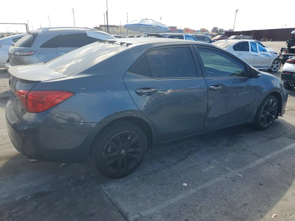 2017 TOYOTA COROLLA SE 3