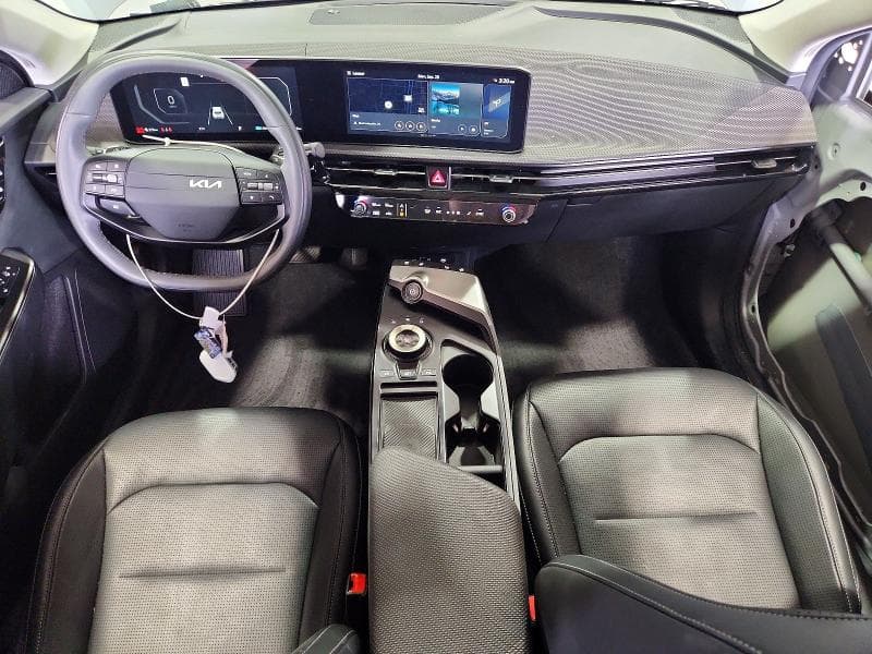 2025 KIA EV6 WIND 8