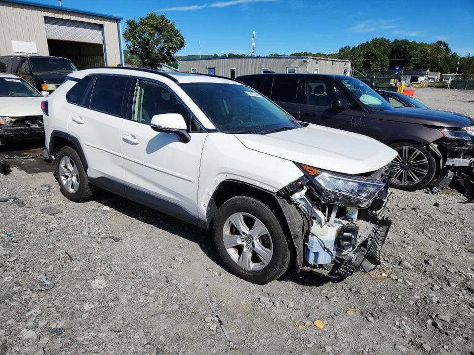 2019 TOYOTA RAV4 XLE 4