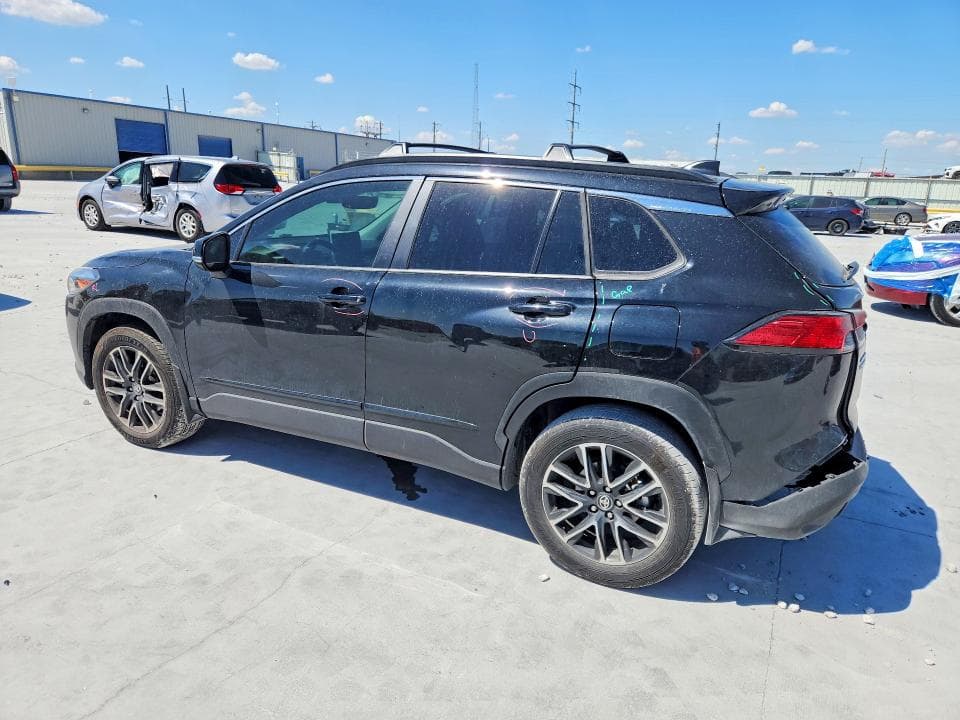 2026 TOYOTA COROLLA CROSS XLE 2