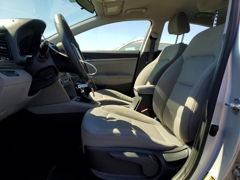2018 HYUNDAI ELANTRA SE 7