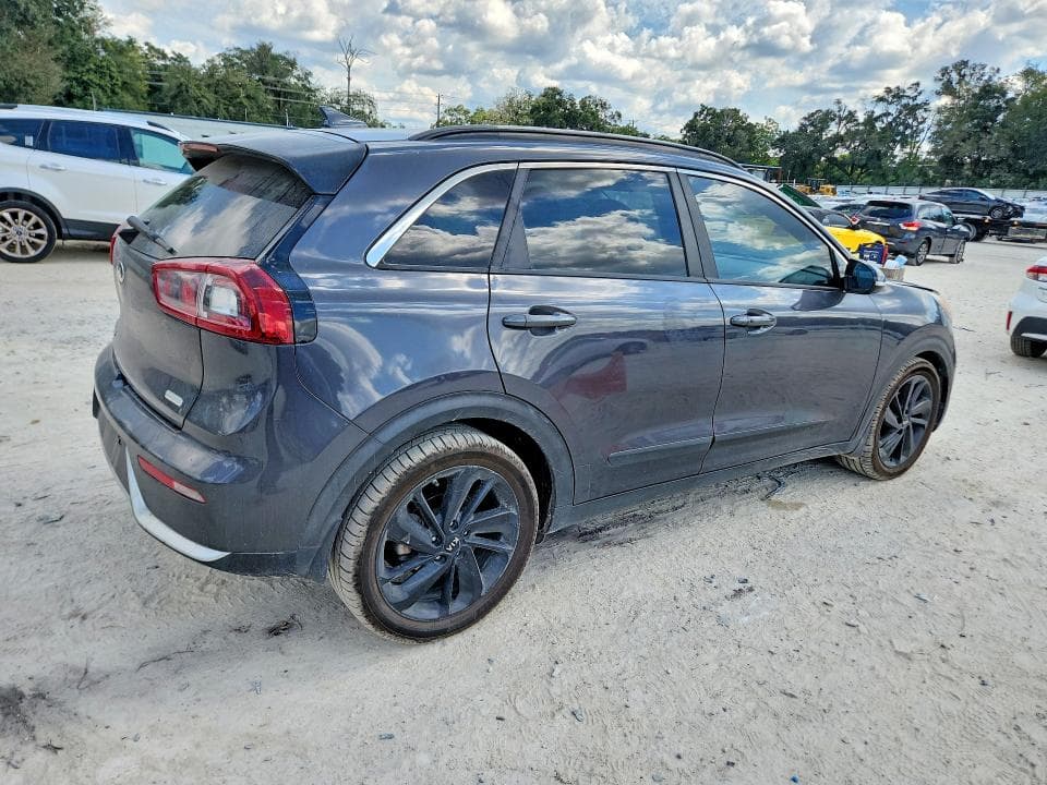 2018 KIA NIRO EX 3
