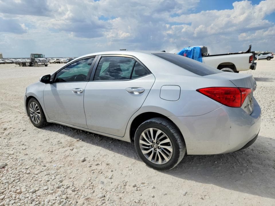 2019 TOYOTA COROLLA XLE 2