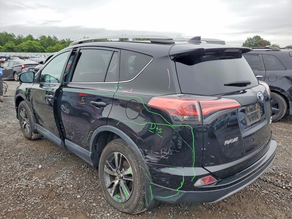 2018 TOYOTA RAV4 XLE 2