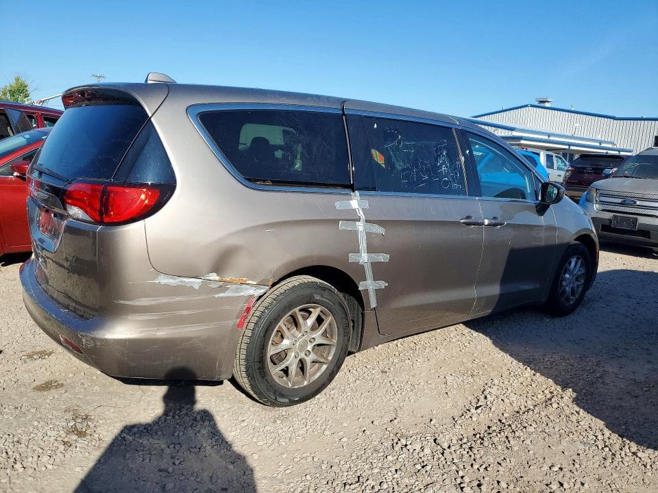 2017 CHRYSLER PACIFICA LX 3