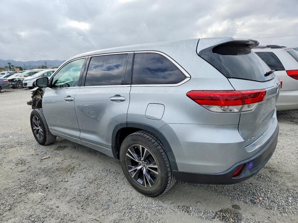 2018 TOYOTA HIGHLANDER LE 2