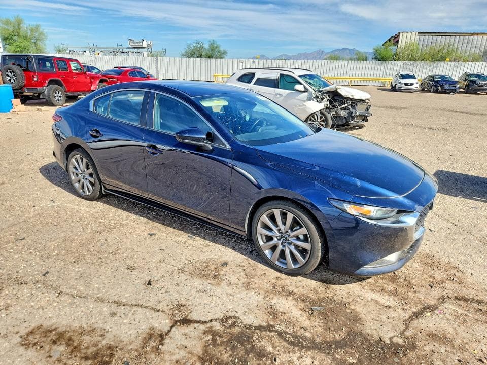 2022 MAZDA 3 SELECT 4