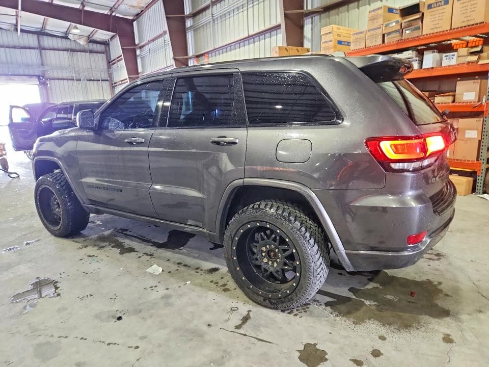 2018 JEEP GRAND CHEROKEE LAREDO 2