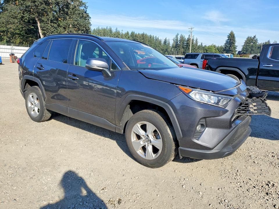 2020 TOYOTA RAV4 XLE 4