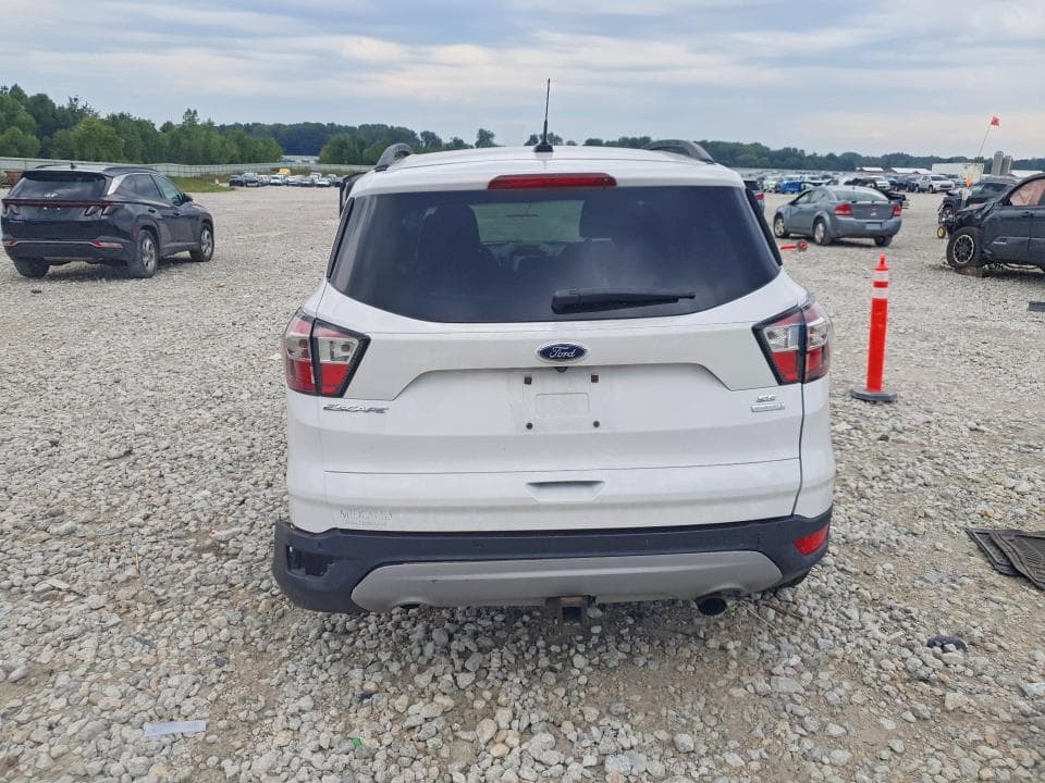 2017 FORD ESCAPE SE 6