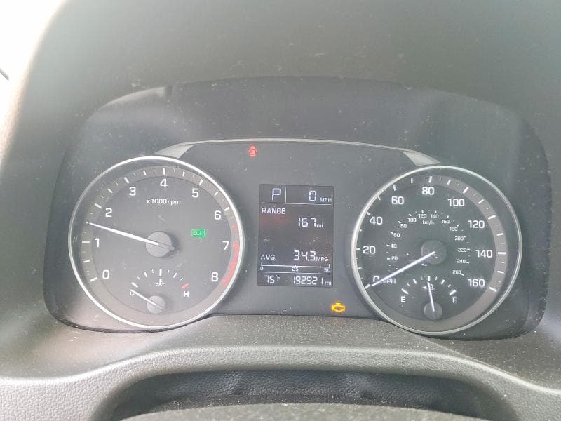 2017 HYUNDAI ELANTRA SE 9