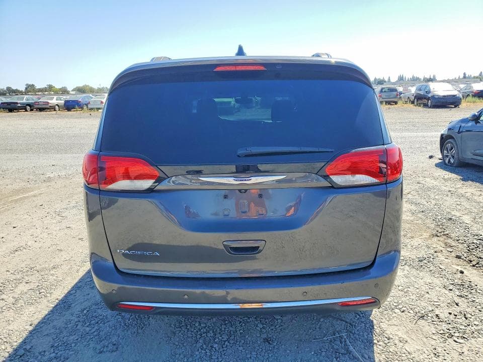 2019 CHRYSLER PACIFICA TOURING L 6