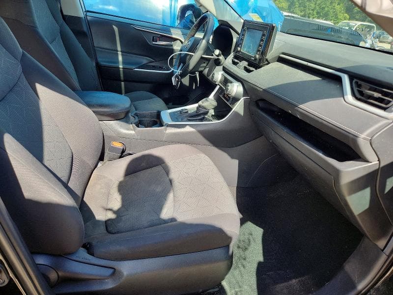 2021 TOYOTA RAV4 XLE 7