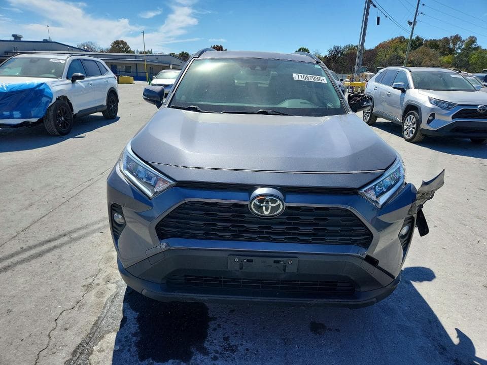 2019 TOYOTA RAV4 XLE 5