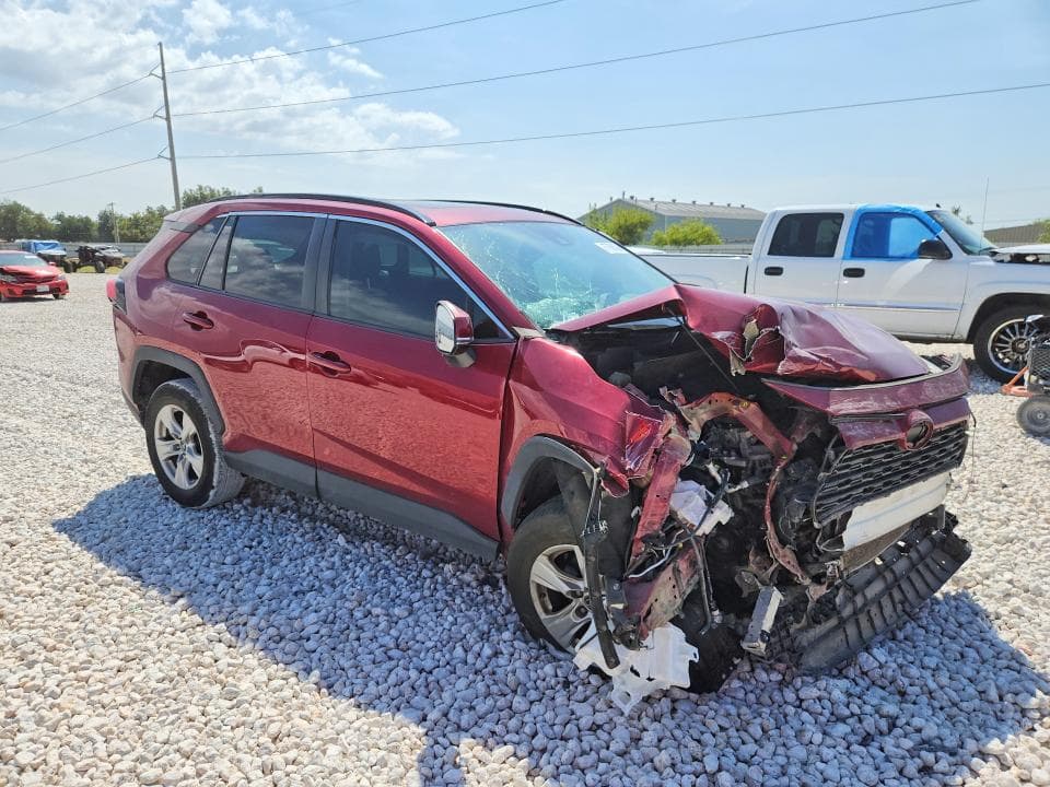 2019 TOYOTA RAV4 XLE 4