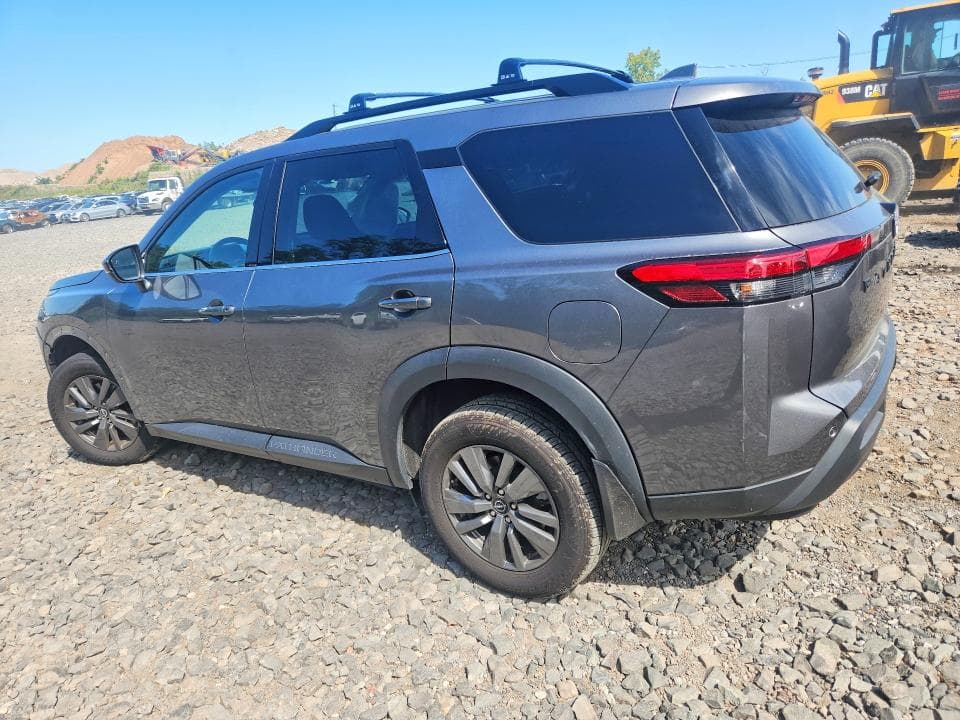 2024 NISSAN PATHFINDER SV 2